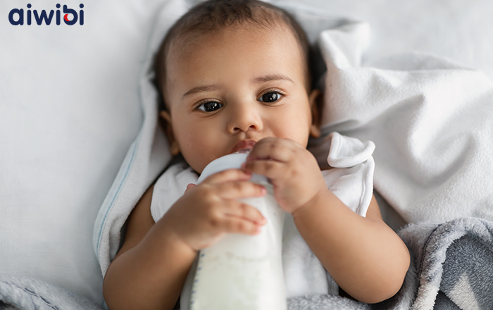 Понимание связи между кормлением смесями и запорами у младенцев — советы по профилактике