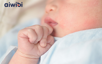 Секрет сжатого кулачка новорожденного
